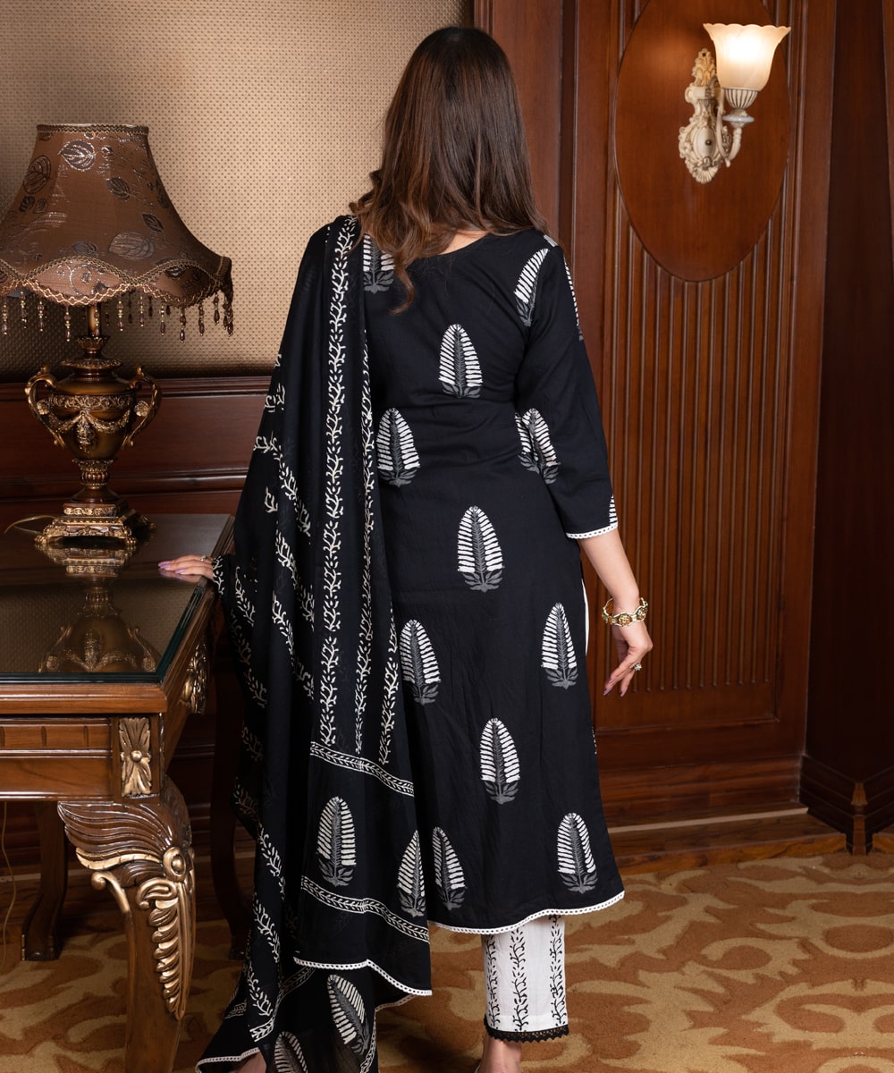 Buy Indian Ethinc Dress for Women | Designer Ethnic Wear Online Store